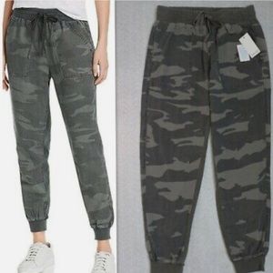 SPLENDID Rayon Camo Print Drawstring Jogger Pants w/pockets Size Small
